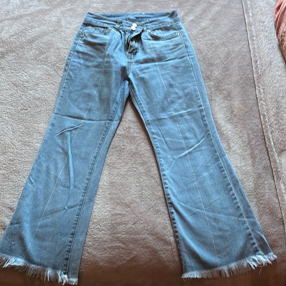 Womens light blue jeans, lightly loved and nice fit